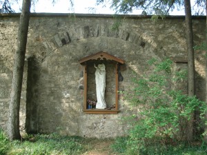 The Grounds Stone Wall Outbuildings - May 11 2007     